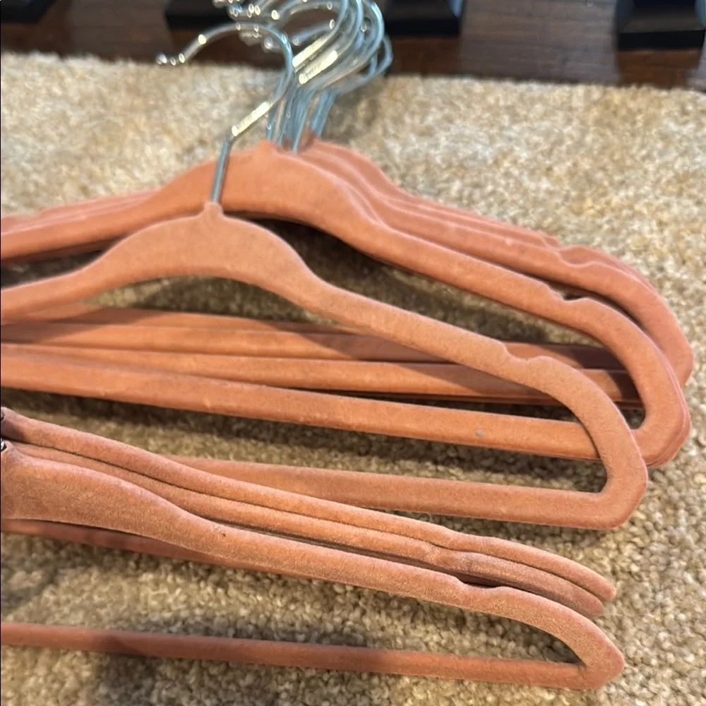 Girls’ Velvet Non-Slip Hangers - light Pink